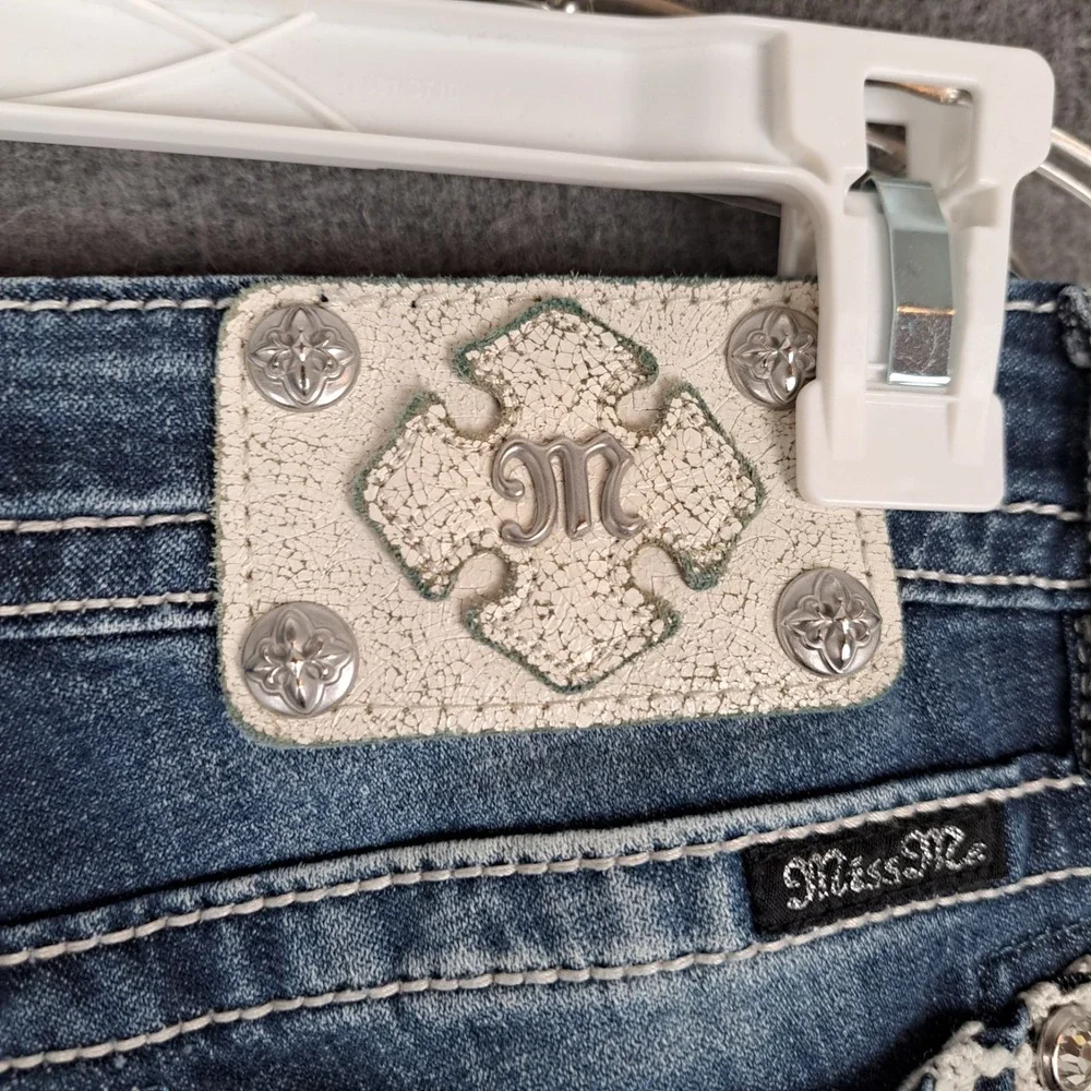 Miss Me Signature Cuffed Skinny Crochet Rhinestone Distressed Jeans Women's 25